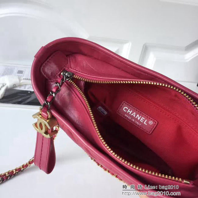 香奈兒CHANEL2018年新款V格 Chanel Gabrielle 玫紅色鏈條流浪包 DSC2063